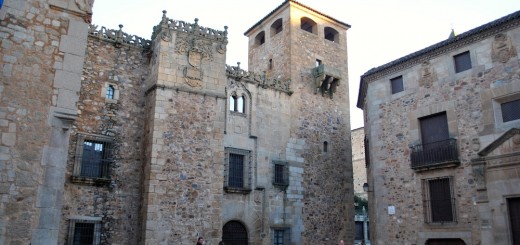 Palacio Golfines de abajo